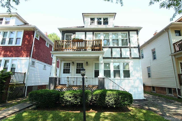 1324-1322 Wayburn St, Grosse Pointe, MI 48230 - american foursquare style home with a balcony and covered porch
