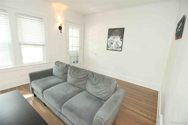 1324-1322 Wayburn St, Grosse Pointe, MI 48230 - living room with wood finished floors and crown molding