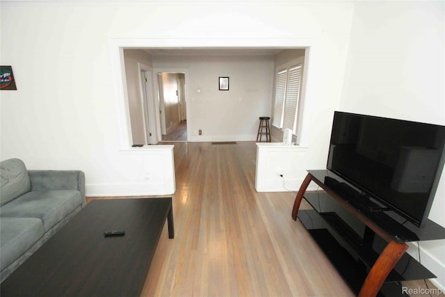 1324-1322 Wayburn St, Grosse Pointe, MI 48230 - living area with light wood-type flooring and baseboards