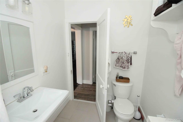 1324-1322 Wayburn St, Grosse Pointe, MI 48230 - bathroom with toilet and a sink