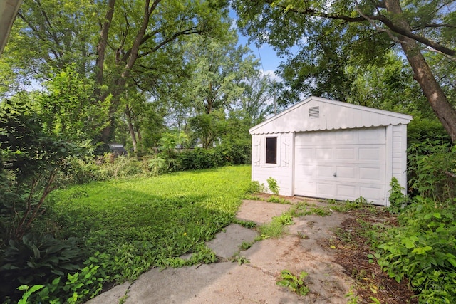 19007 Kentfield St, Detroit, MI 48219 - view of detached garage
