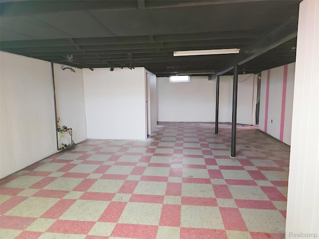 11245 Mae Ave, Warren, MI 48089 - finished basement with light floors