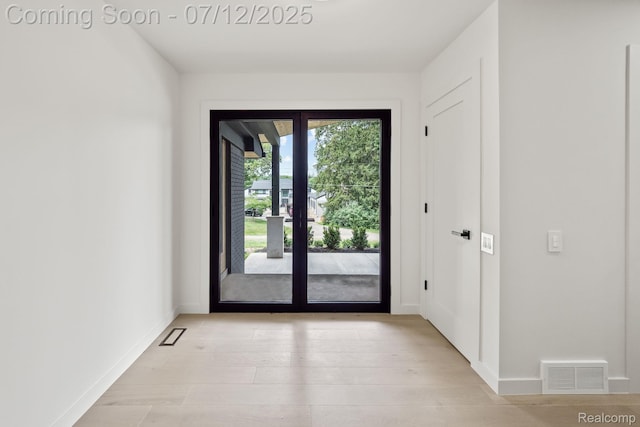 3539 Walbri Dr, Bloomfield Hills, MI 48304 - entryway featuring baseboards and light wood-style floors