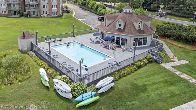 3410 Adams Shore Dr, Waterford, MI 48329 - view of subject property featuring a pool