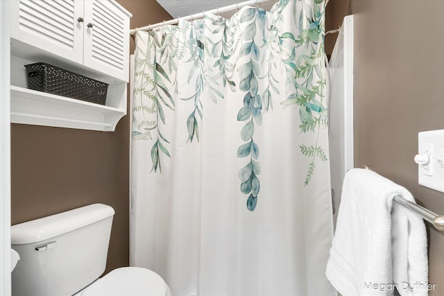 2948 Stoney Creek Ct, Hudsonville, MI 49426 - bathroom featuring toilet and curtained shower