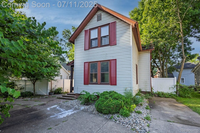 77 Hubbard St, Mount Clemens, MI 48043 - view of front of home