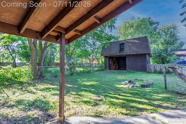 77 Hubbard St, Mount Clemens, MI 48043 - fenced backyard with an outdoor structure