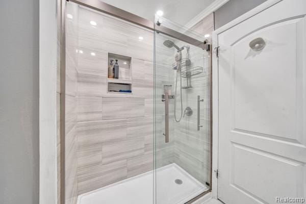 25279 Greenbrooke Dr, Southfield, MI 48033 - bathroom featuring a shower stall