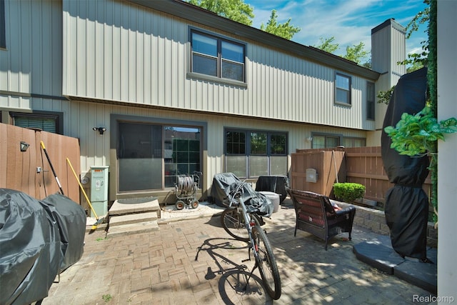 25279 Greenbrooke Dr, Southfield, MI 48033 - back of property with a patio area