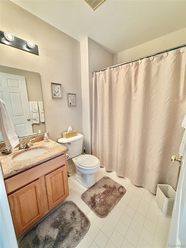 6426 Club Ct W, Grand Blanc, MI 48439 - full bath with tile patterned floors, vanity, and curtained shower