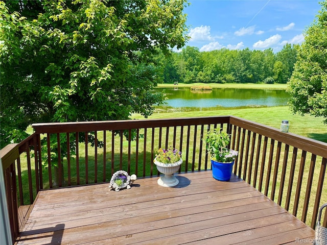 6426 Club Ct W, Grand Blanc, MI 48439 - wooden deck with a water view and a yard