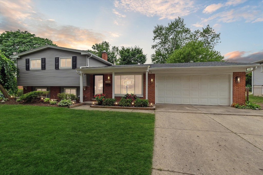 20955 Robinwood St, Farmington, MI 48336 - photo 1