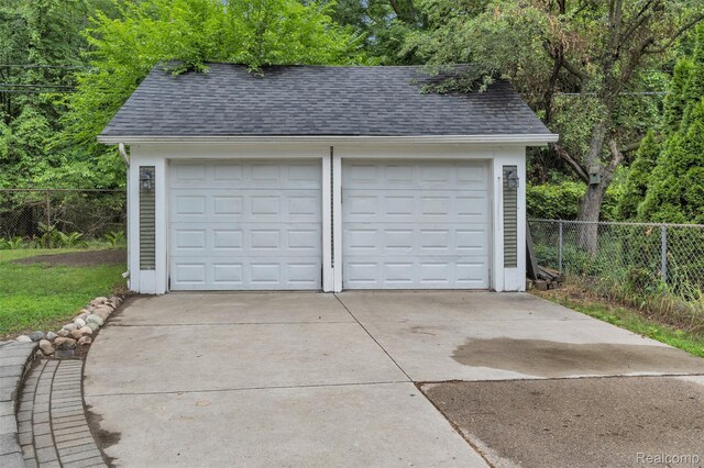 715 Gardenia Ave, Royal Oak, MI 48067 - view of detached garage
