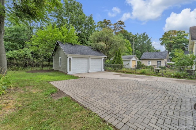 715 Gardenia Ave, Royal Oak, MI 48067 - view of detached garage