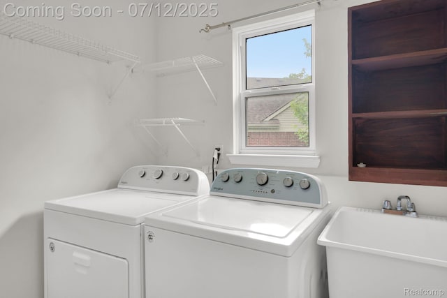 1128 Andover Cir, Commerce Twp, MI 48390 - laundry area featuring separate washer and dryer