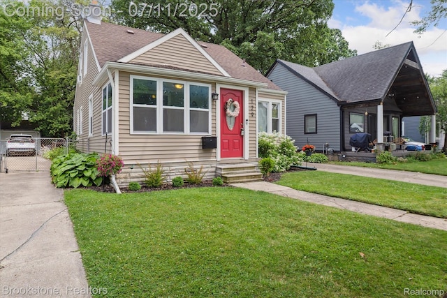 129 S Edgeworth Ave, Royal Oak, MI 48067 - photo 2
