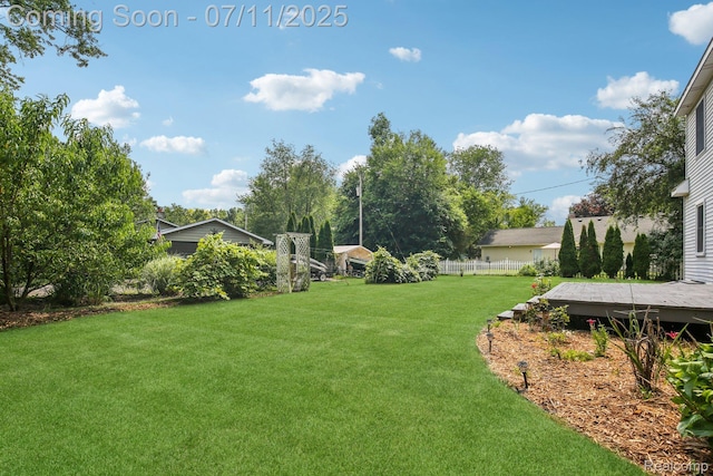 10746 Winthrop, Pinckney, MI 48169 - view of yard
