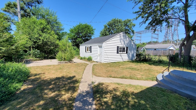 2031 Baker St, Muskegon, MI 49444 - view of yard with an outbuilding
