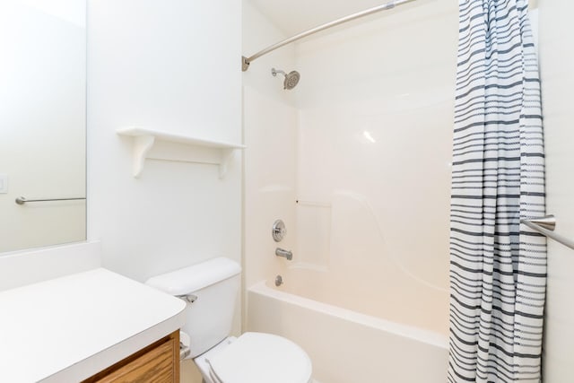 266 Westover Ave, Ann Arbor, MI 48103 - full bathroom featuring shower / tub combo with curtain and vanity