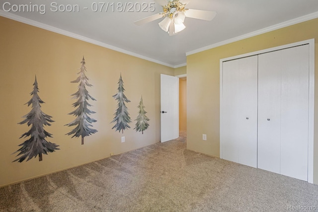 8400 Oak Shade Ct, Davison, MI 48423 - unfurnished bedroom featuring carpet, crown molding, a closet, and ceiling fan