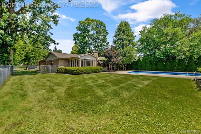 8400 Oak Shade Ct, Davison, MI 48423 - view of yard with an outdoor pool