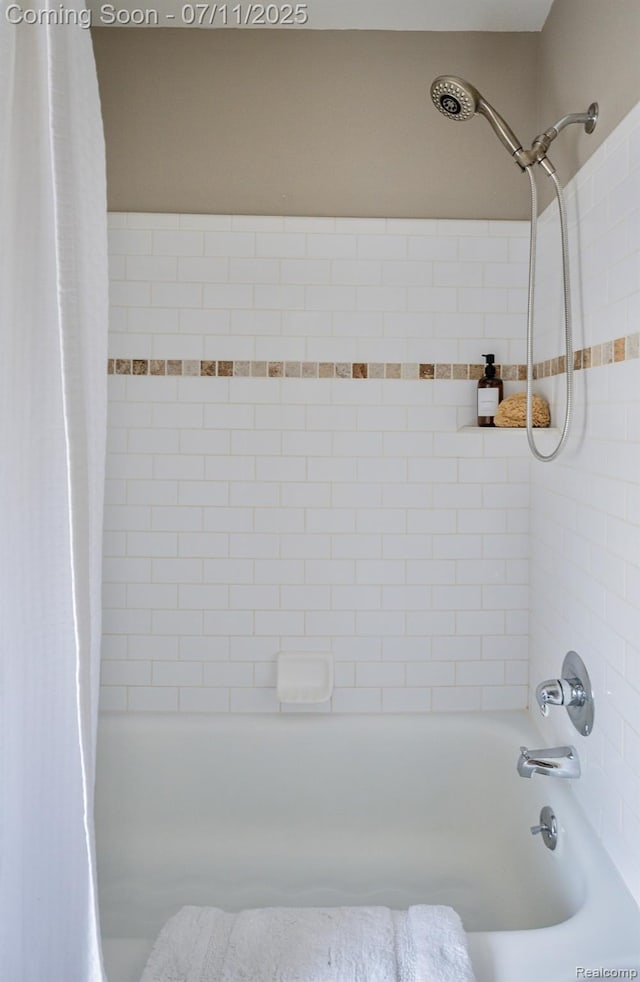 1416 N Alexander Ave, Royal Oak, MI 48067 - full bath with shower / bath combo with shower curtain