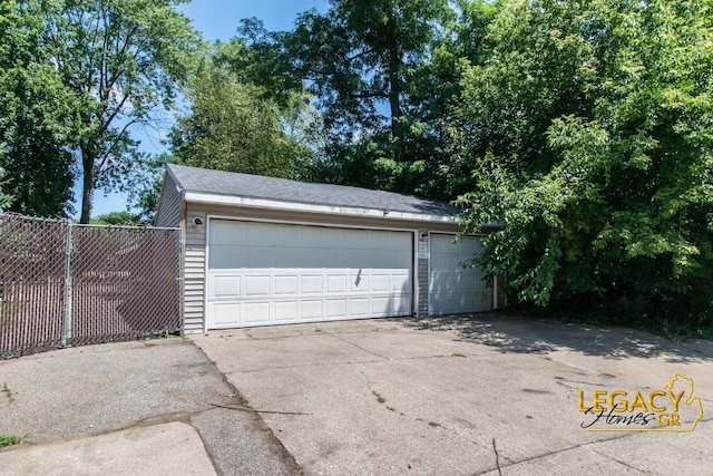 445 Prince St SE, Grand Rapids, MI 49507 - view of detached garage