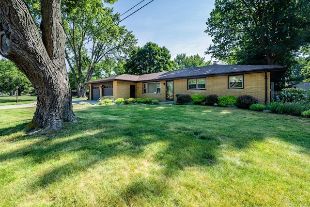 1686 N Teakwood Dr, Stevensville, MI 49127 - photo 1