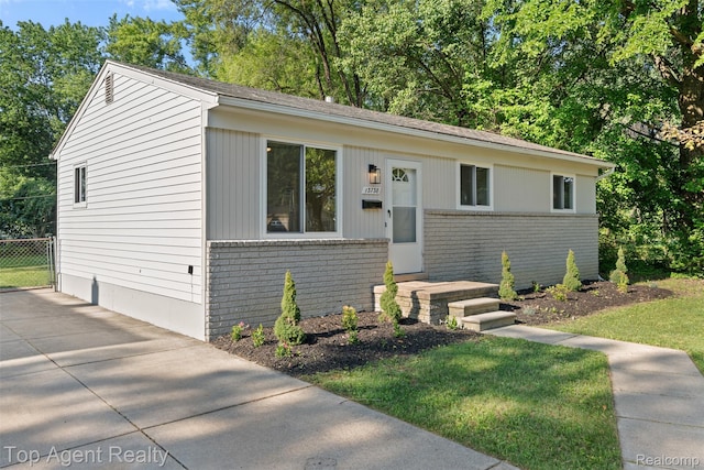 13738 Toepfer Rd, Warren, MI 48089 - photo 3