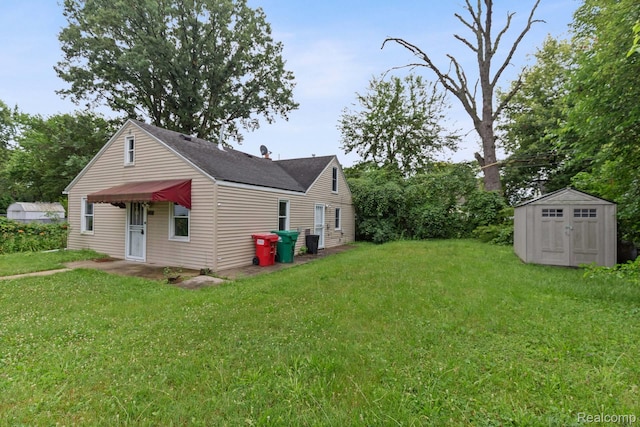 14734 Collinson Ave, Eastpointe, MI 48021 - photo 17