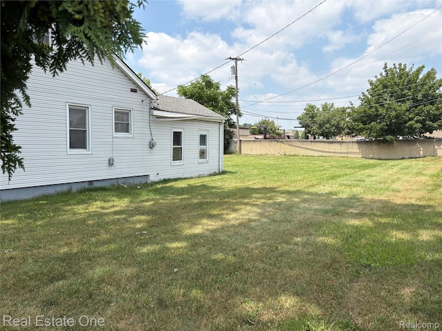 5873 Elmgrove Ave, Warren, MI 48092 - view of green lawn