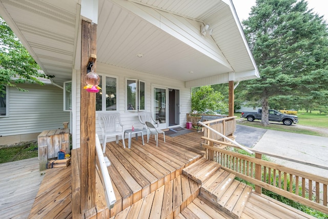 616 N Lincoln Ave, Lakeview, MI 48850 - view of wooden porch