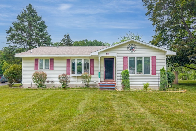 616 N Lincoln Ave, Lakeview, MI 48850 - ranch-style house with a front yard