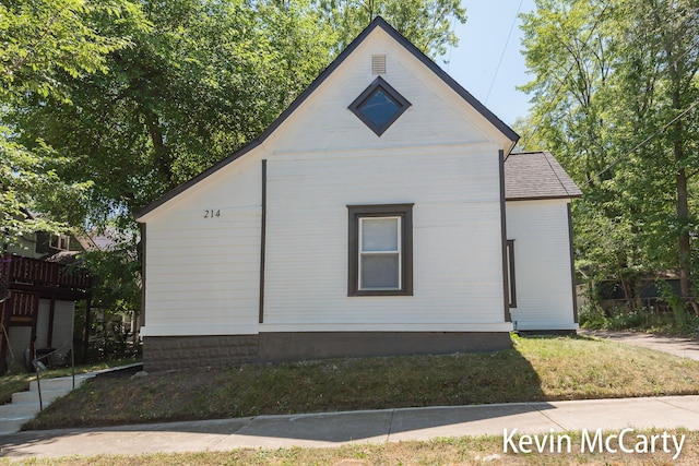 214 Bradford St NE, Grand Rapids, MI 49503 - view of home's exterior