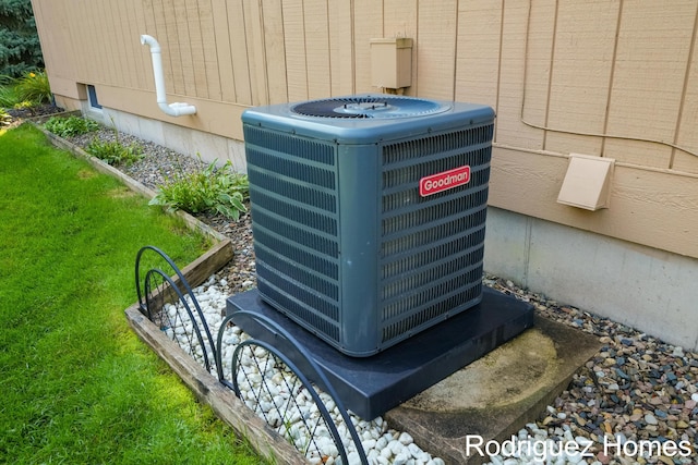 2106 Cranbrook Dr NE, Grand Rapids, MI 49505 - exterior view of a cooling unit