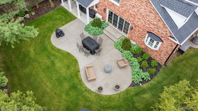 586 Fairfax St, Birmingham, MI 48009 - aerial view of property and surrounding area