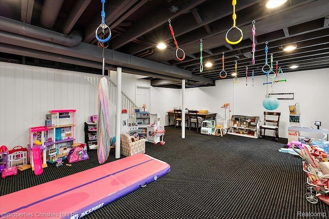 586 Fairfax St, Birmingham, MI 48009 - finished below grade area featuring carpet flooring
