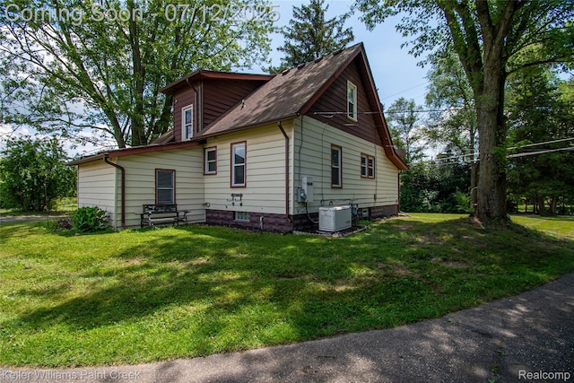 20525 30 Mile Rd, Ray, MI 48096 - view of side of property with a yard and a shingled roof