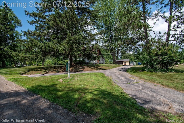 20525 30 Mile Rd, Ray, MI 48096 - view of front facade with a front lawn and driveway
