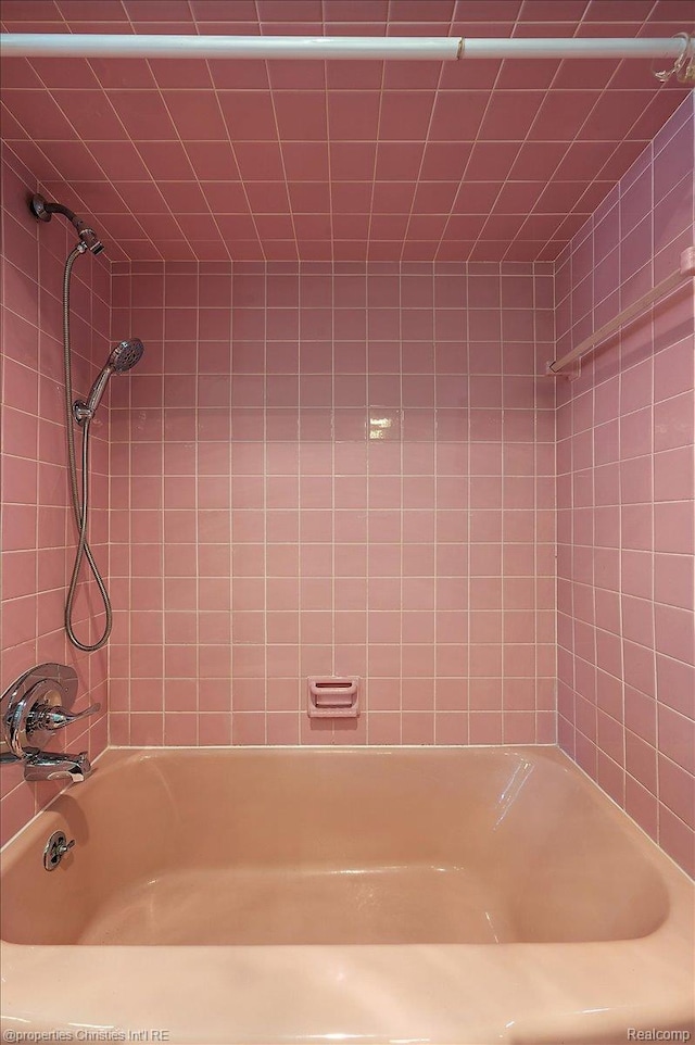30700 Marimoor St, Beverly Hills, MI 48025 - bathroom with washtub / shower combination
