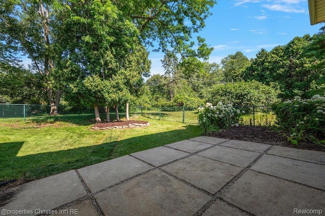30700 Marimoor St, Beverly Hills, MI 48025 - fenced backyard with a patio