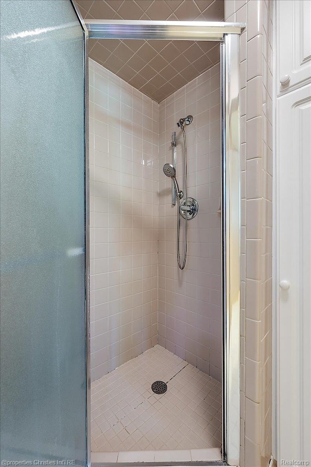 30700 Marimoor St, Beverly Hills, MI 48025 - full bathroom featuring a stall shower