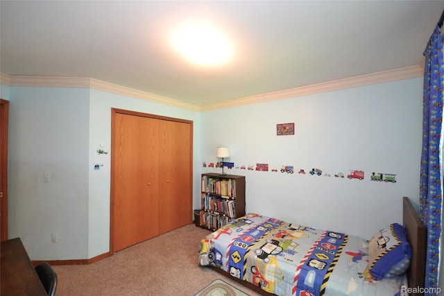 10010 Orchard Ridge Ct, Holly, MI 48442 - bedroom featuring carpet, a closet, and ornamental molding