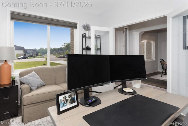 460 Lake Manitou Trl, Oxford, MI 48371 - view of living area