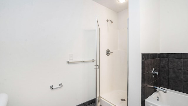 3132 Primrose Ln, Ypsilanti, MI 48197 - full bath featuring a stall shower and a bath