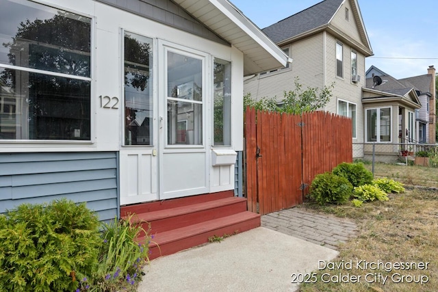 122 Dwight Ave SE, Grand Rapids, MI 49506 - entrance to property