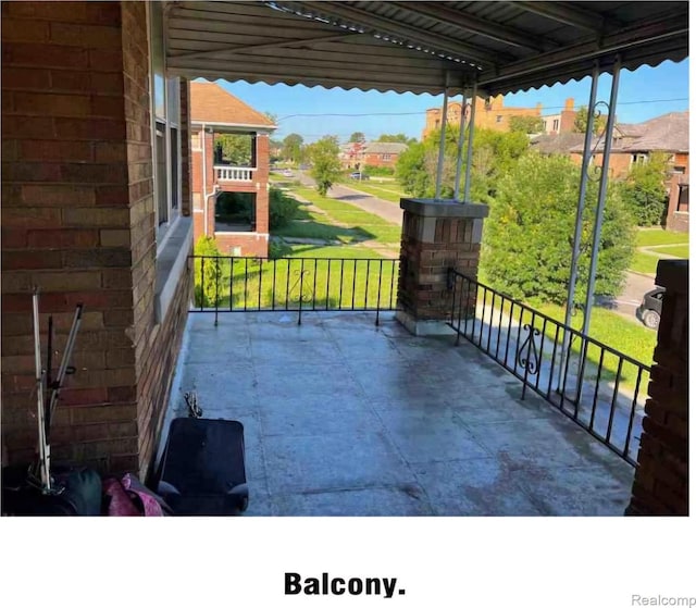 2683 Sturtevant St, Detroit, MI 48206 - view of porch