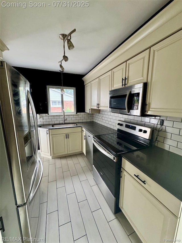 31605 Saint Martins St, Livonia, MI 48152 - photo 6