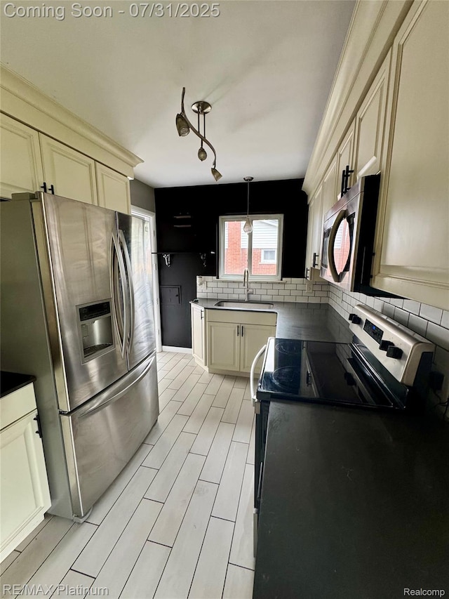 31605 Saint Martins St, Livonia, MI 48152 - photo 4