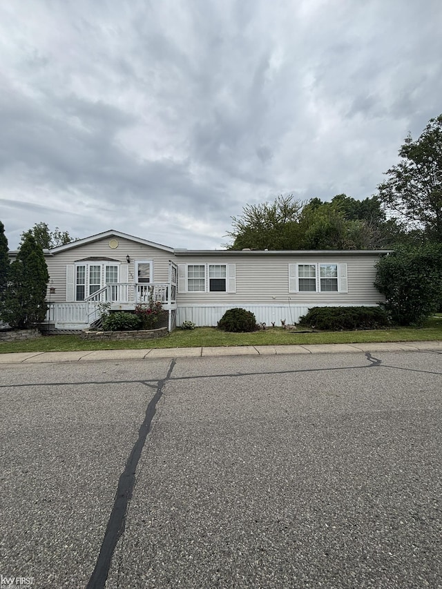 2500 Mann Rd, Clarkston, MI 48356 - view of manufactured / mobile home